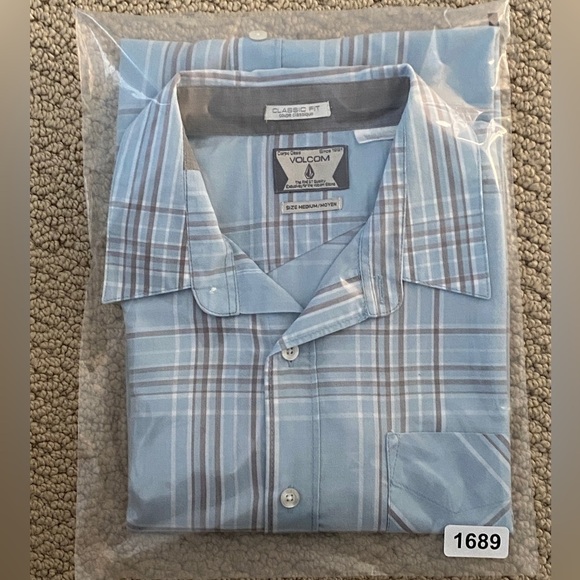 VOLCOM Stone Skate Surf Light Blue & Beige Plaid Shirt Men M Medium Classic Fit - Picture 7 of 7